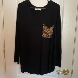 Zanana top with leopard pocket